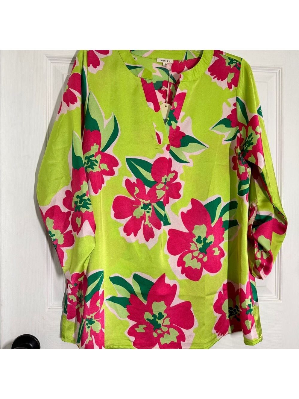 JODIFL Lime Green V Neck Tunic with Hot Pink Hibiscus Flowers size S NWT - Picture 2 of 11